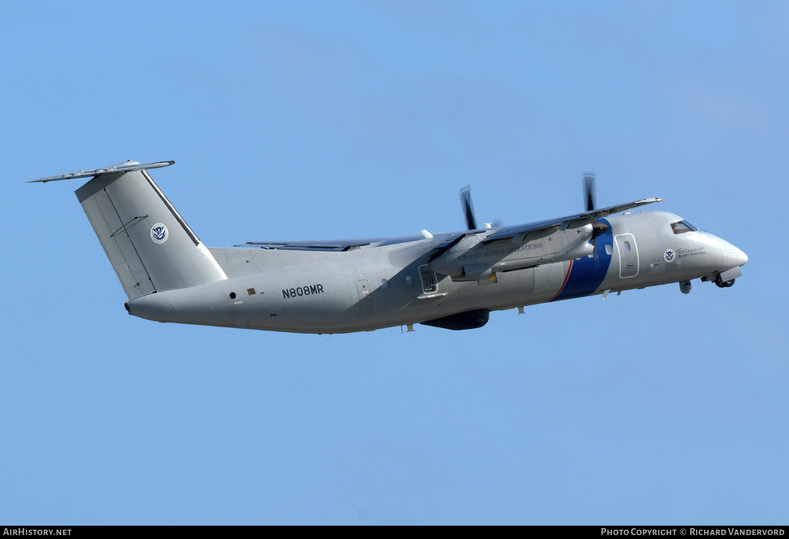 Aircraft Photo of N808MR | Bombardier DHC-8-315Q/MPA | USA - Customs | AirHistory.net #776317