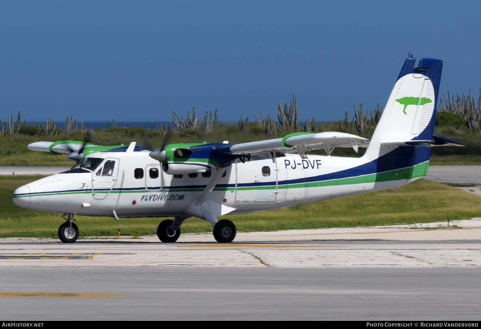 Aircraft Photo of PJ-DVF | De Havilland Canada DHC-6-300 Twin Otter | Divi Divi Air | AirHistory.net #776320