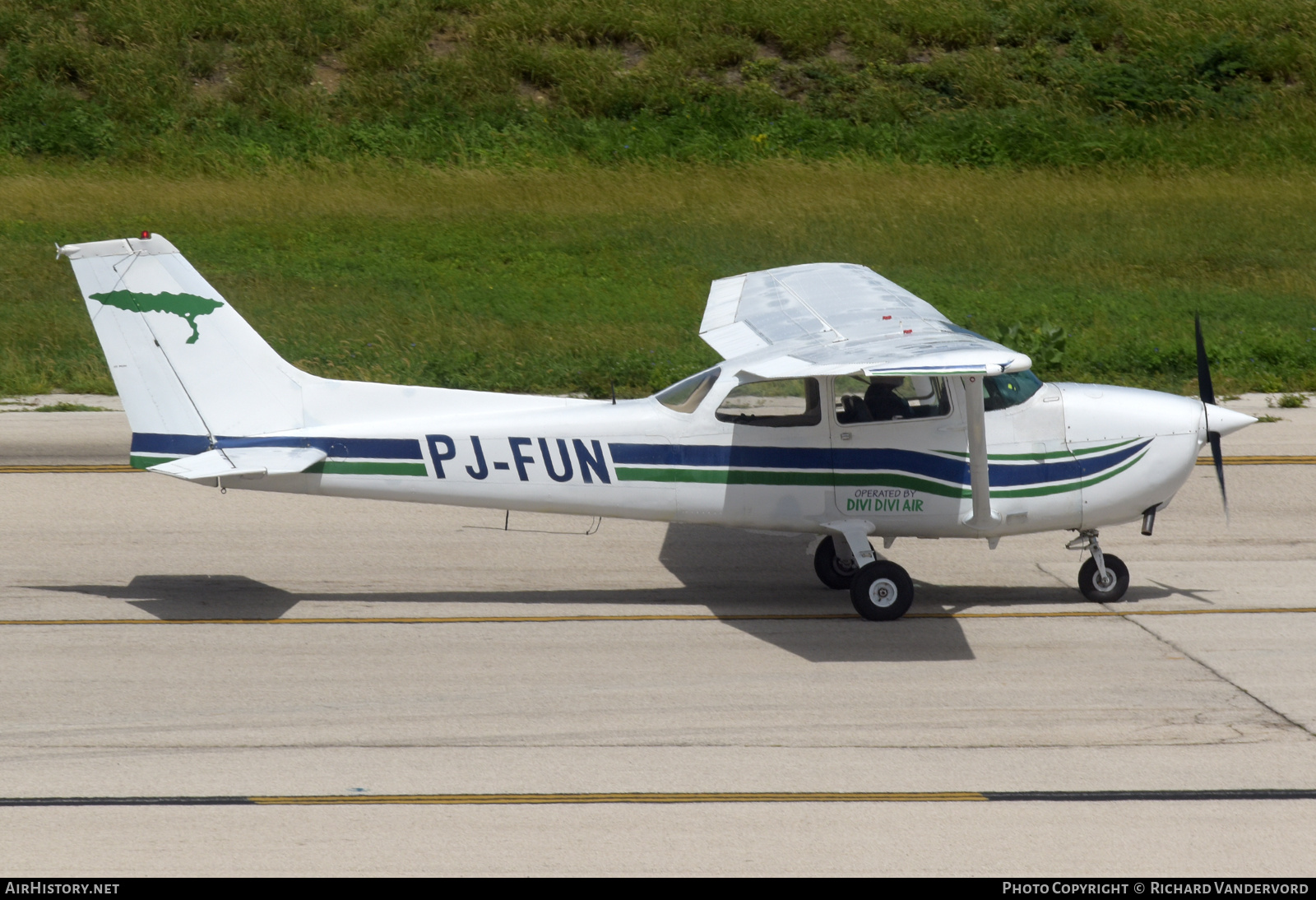 Aircraft Photo of PJ-FUN | Cessna 172P | Divi Divi Air | AirHistory.net #776351