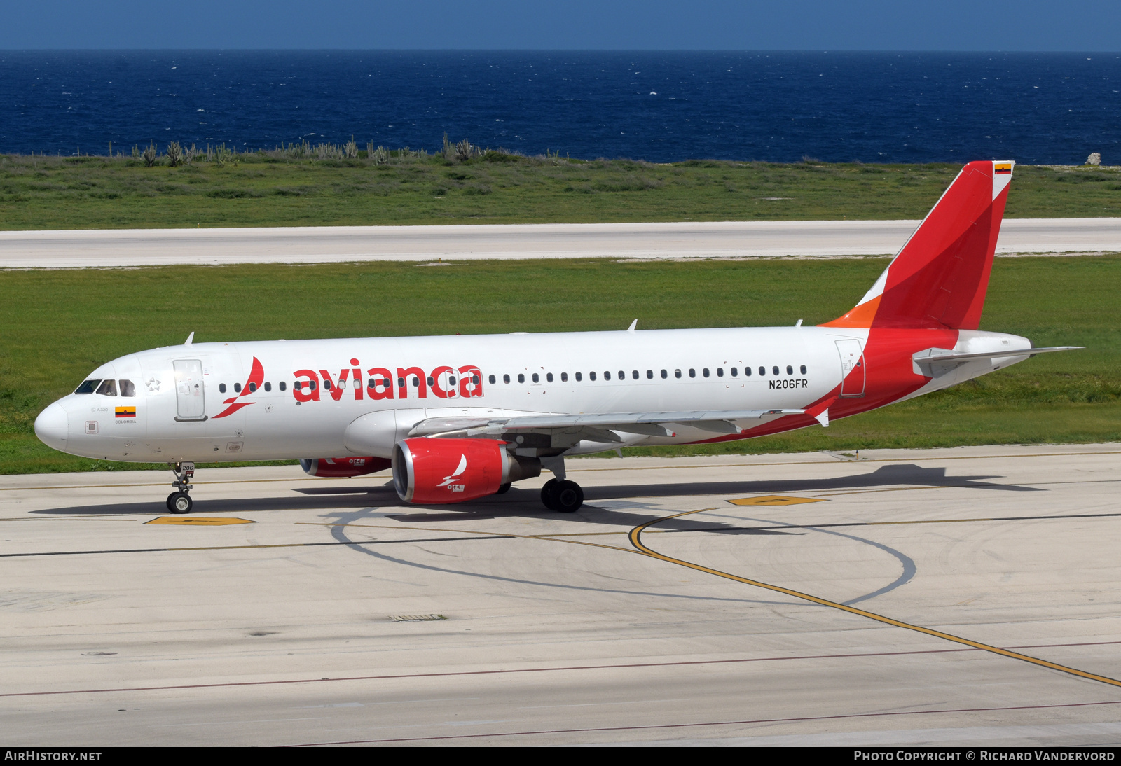 Aircraft Photo of N206FR | Airbus A320-214 | Avianca | AirHistory.net #776367