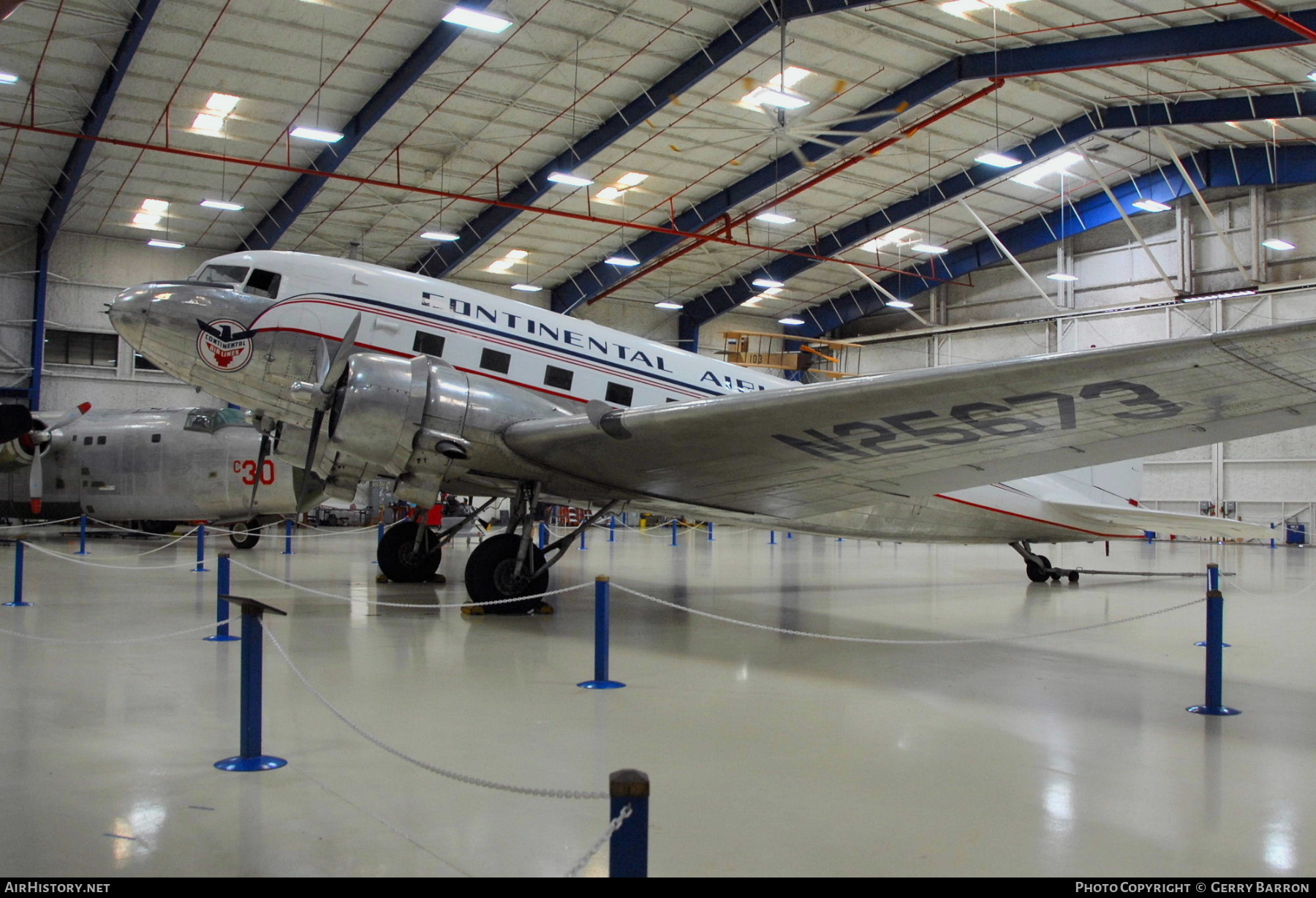 Aircraft Photo of N25673 | Douglas DC-3(A) | Continental Airlines | AirHistory.net #776416