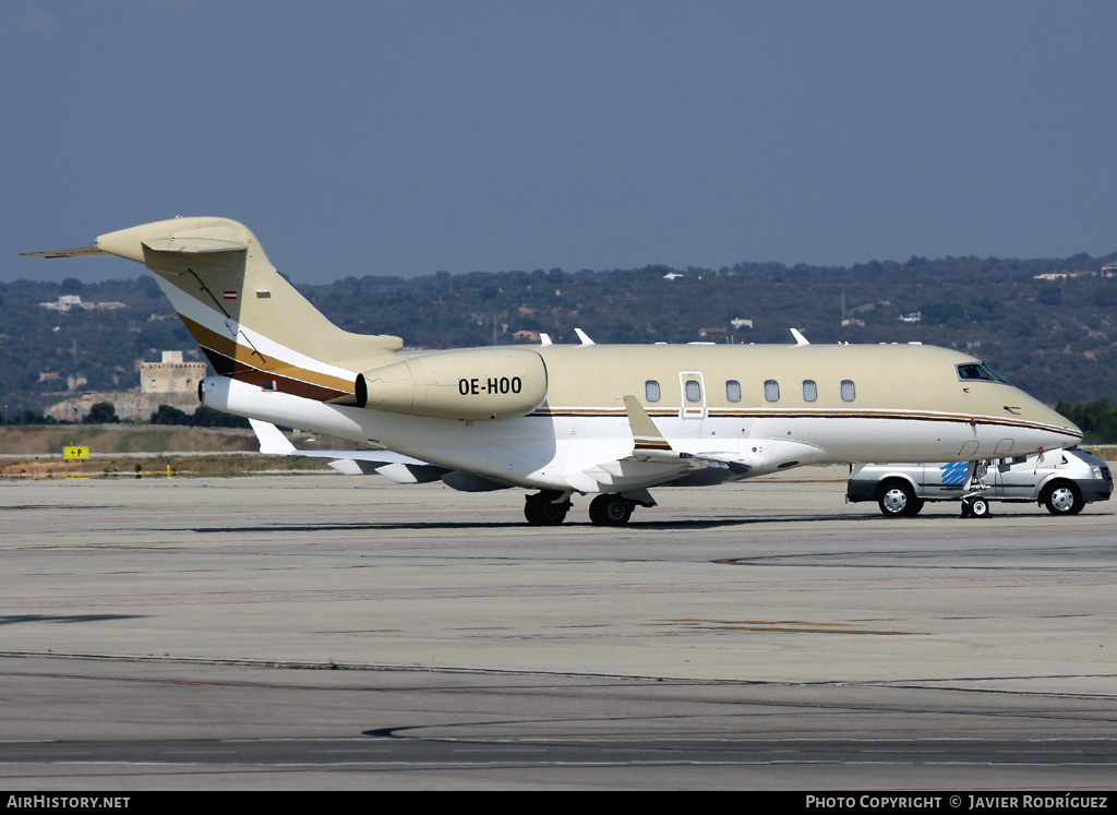 Aircraft Photo of OE-HOO | Bombardier Challenger 300 (BD-100-1A10) | AirHistory.net #776475