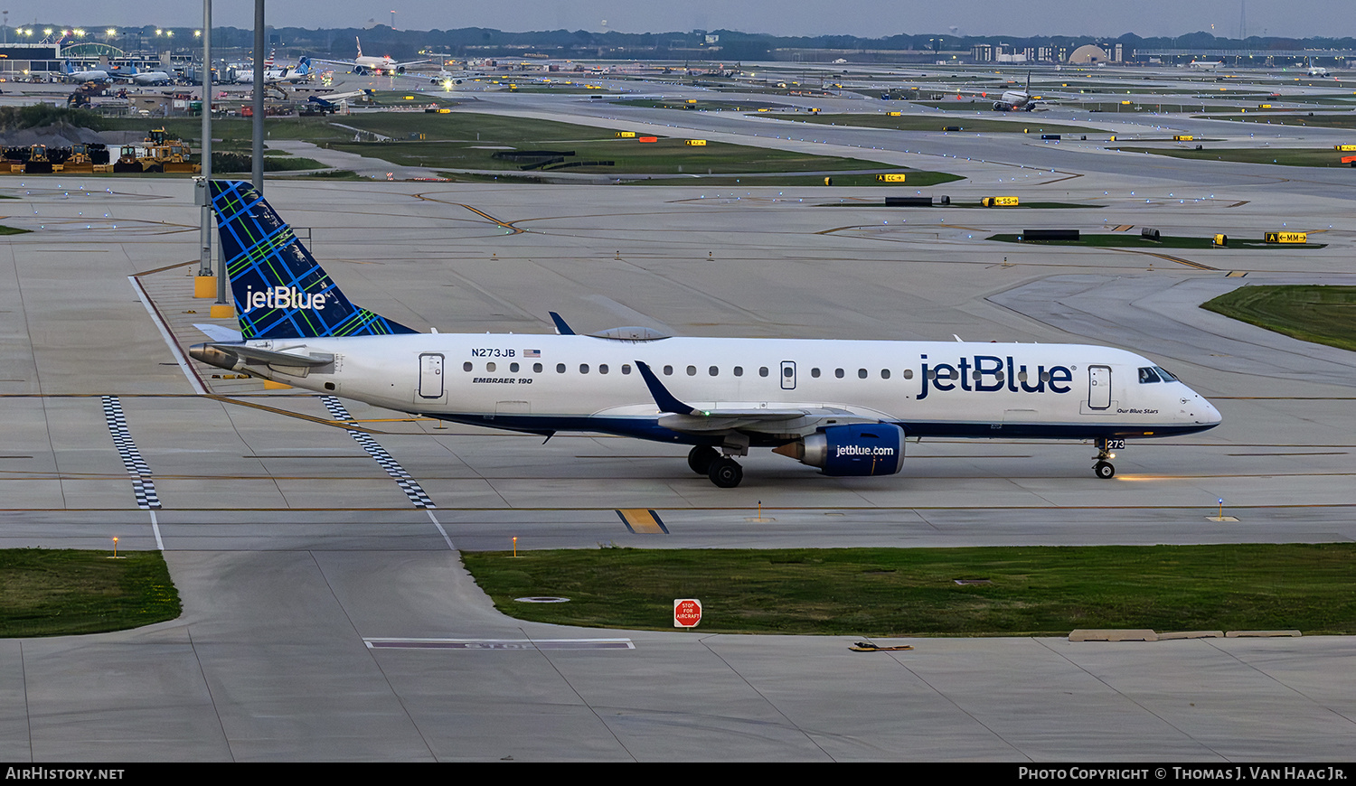 Aircraft Photo of N273JB | Embraer 190AR (ERJ-190-100IGW) | JetBlue Airways | AirHistory.net #776524