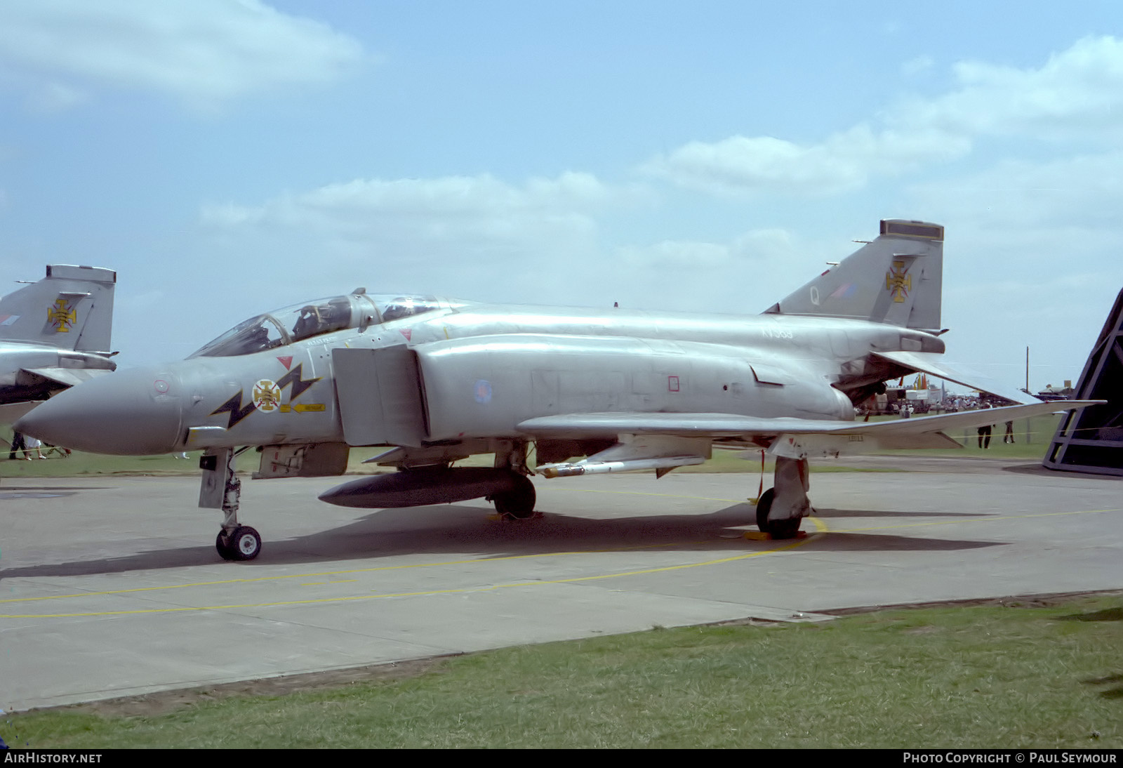 Aircraft Photo of XV569 | McDonnell Douglas F-4K Phantom FG1 | UK - Air Force | AirHistory.net #776675