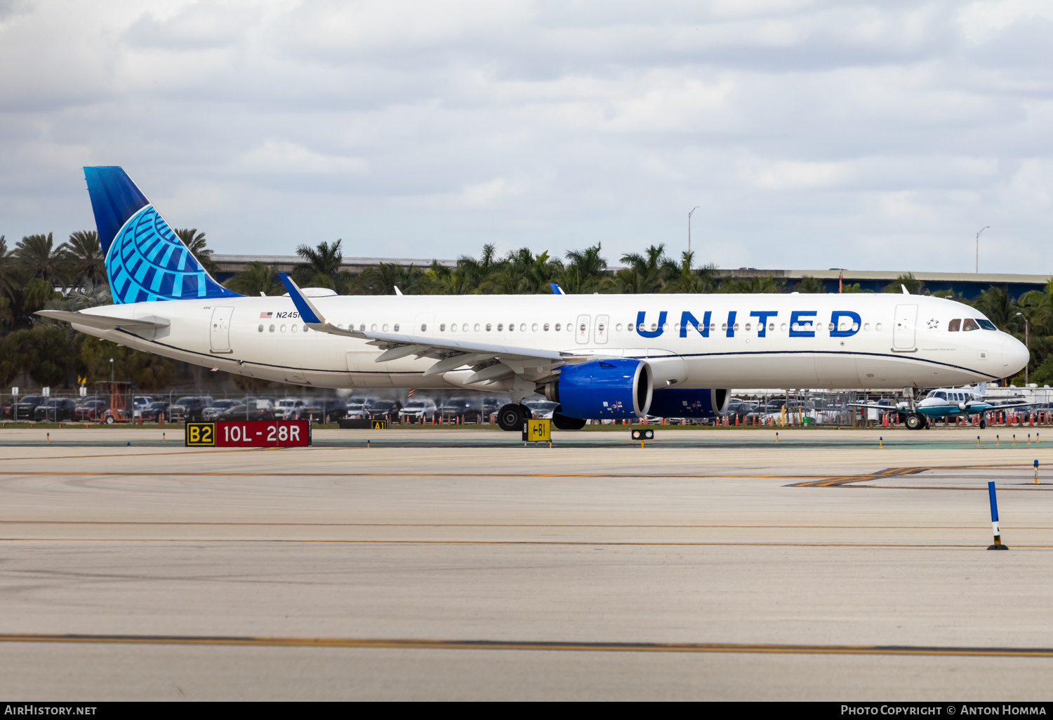 Aircraft Photo of N24516 | Airbus A321-271NX | United Airlines | AirHistory.net #776836