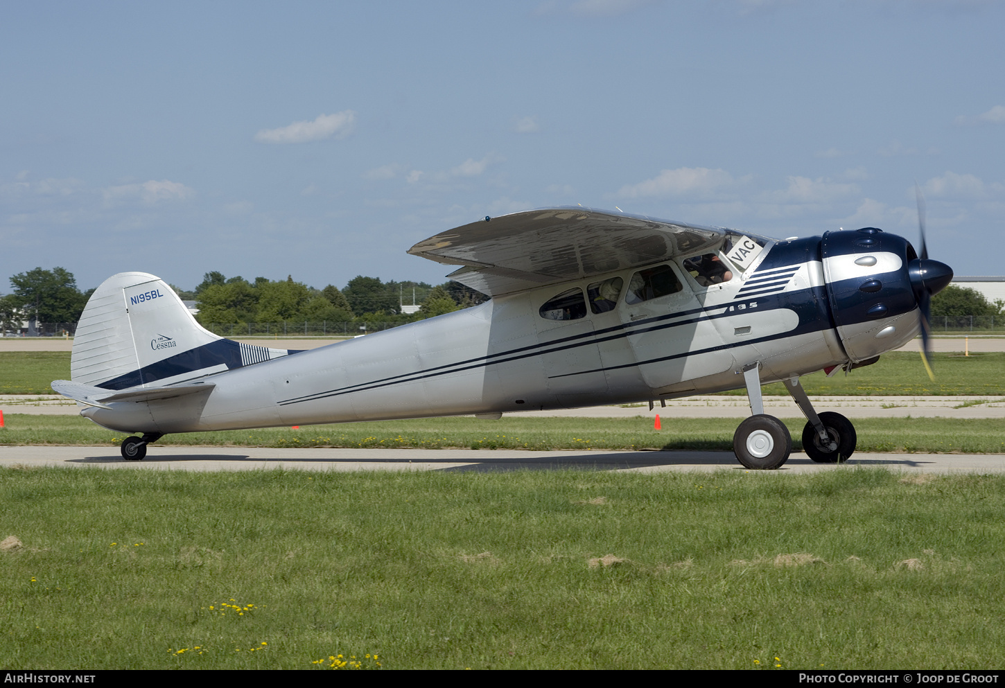 Aircraft Photo of N195BL | Cessna 195 | AirHistory.net #776877