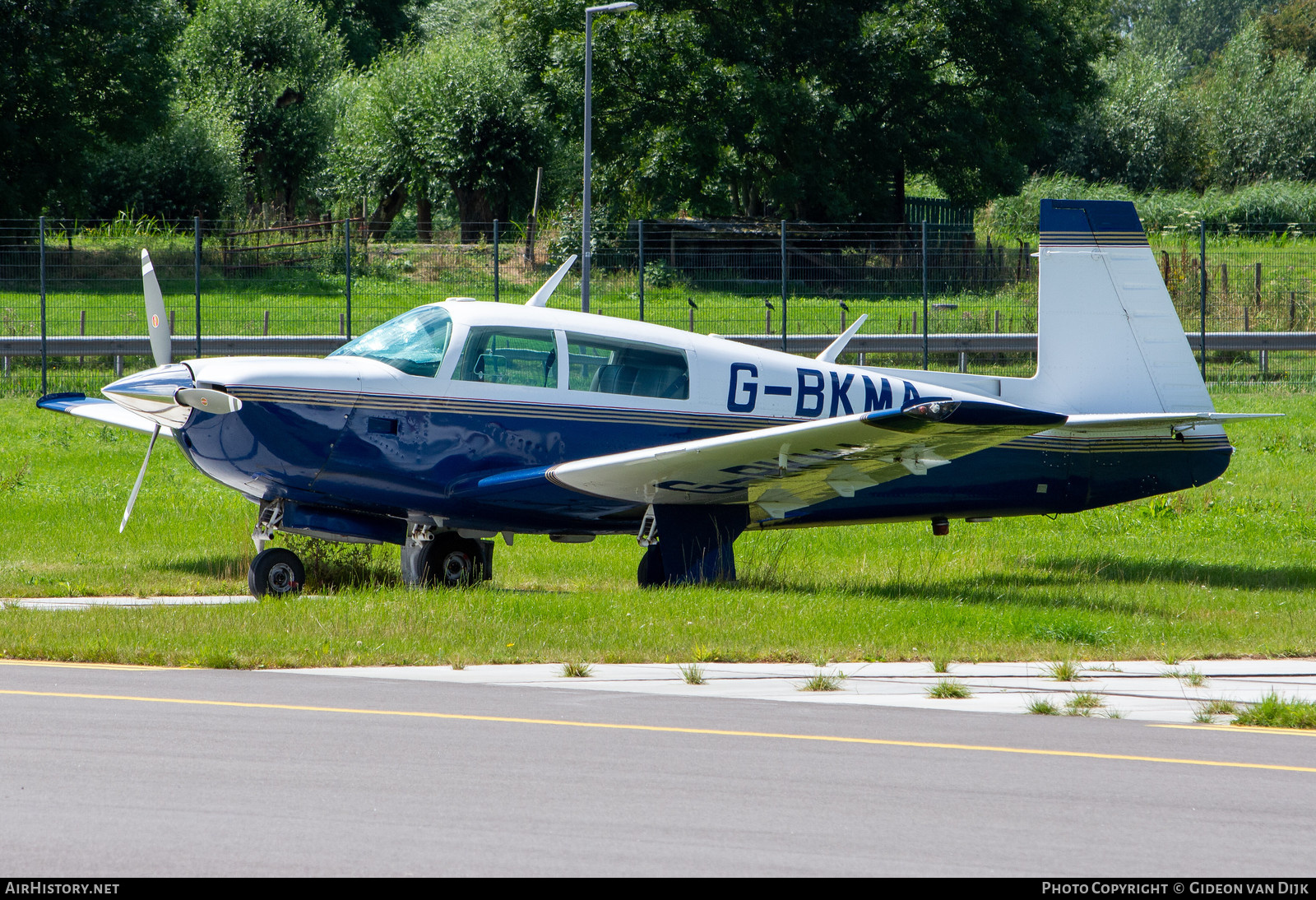 Aircraft Photo of G-BKMA | Mooney M-20J 201 | AirHistory.net #776967