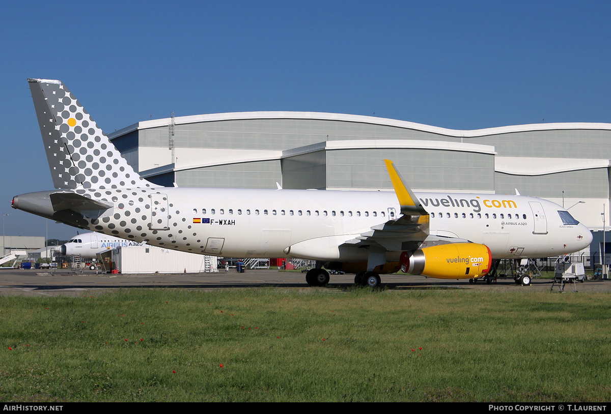 Aircraft Photo of F-WXAH | Airbus A320-232 | Vueling Airlines | AirHistory.net #777080
