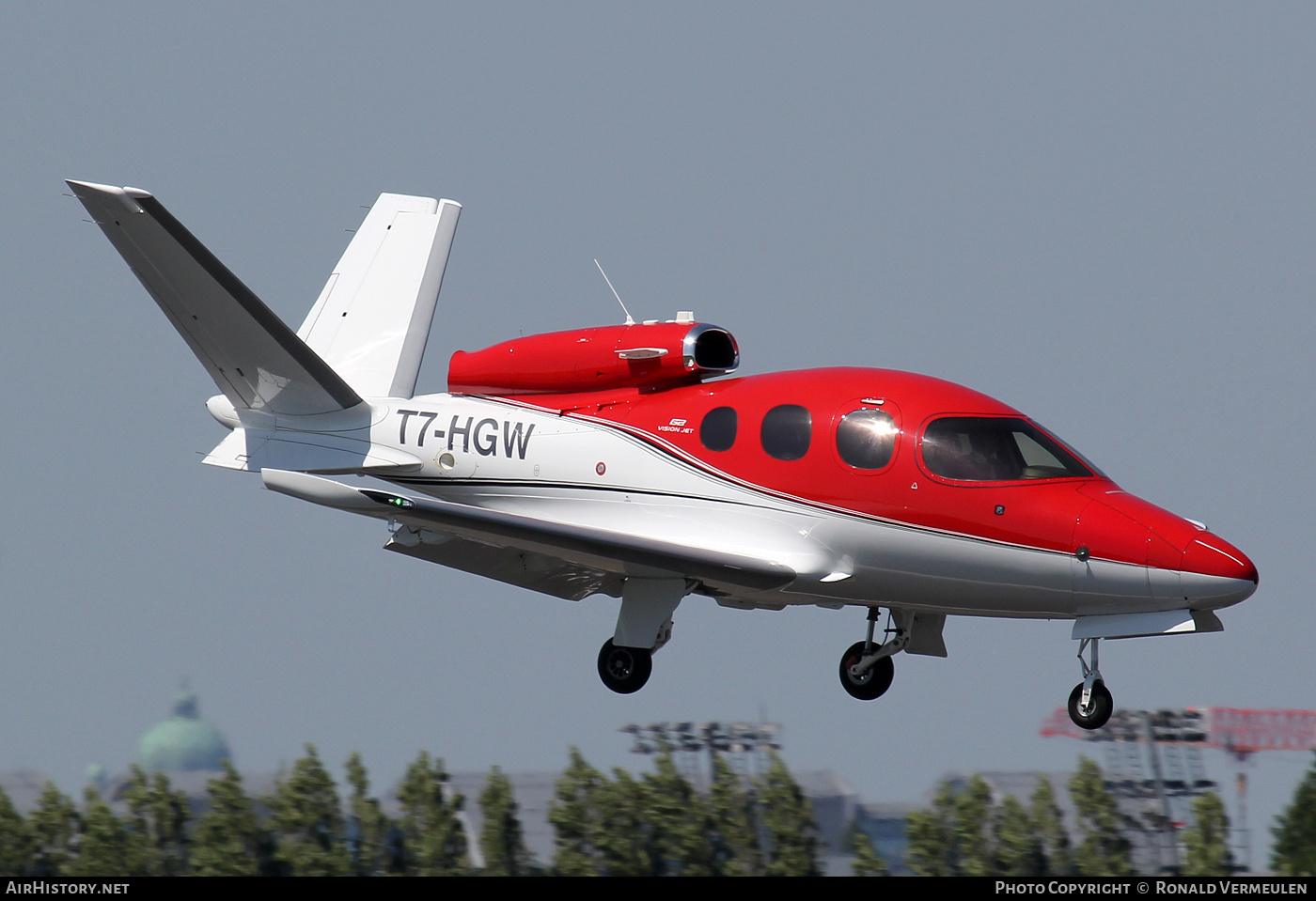 Aircraft Photo of T7-HGW | Cirrus SF-50 Vision G2 | AirHistory.net #777118