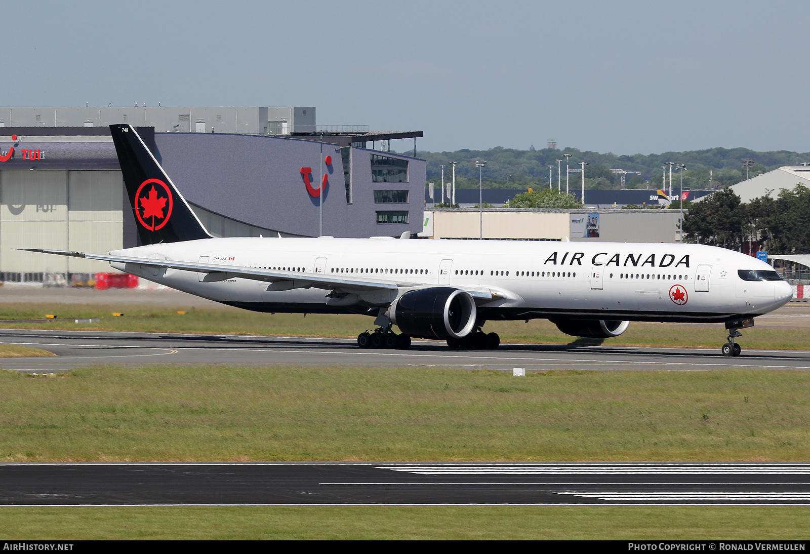 Aircraft Photo of C-FJZS | Boeing 777-333/ER | Air Canada | AirHistory.net #777120