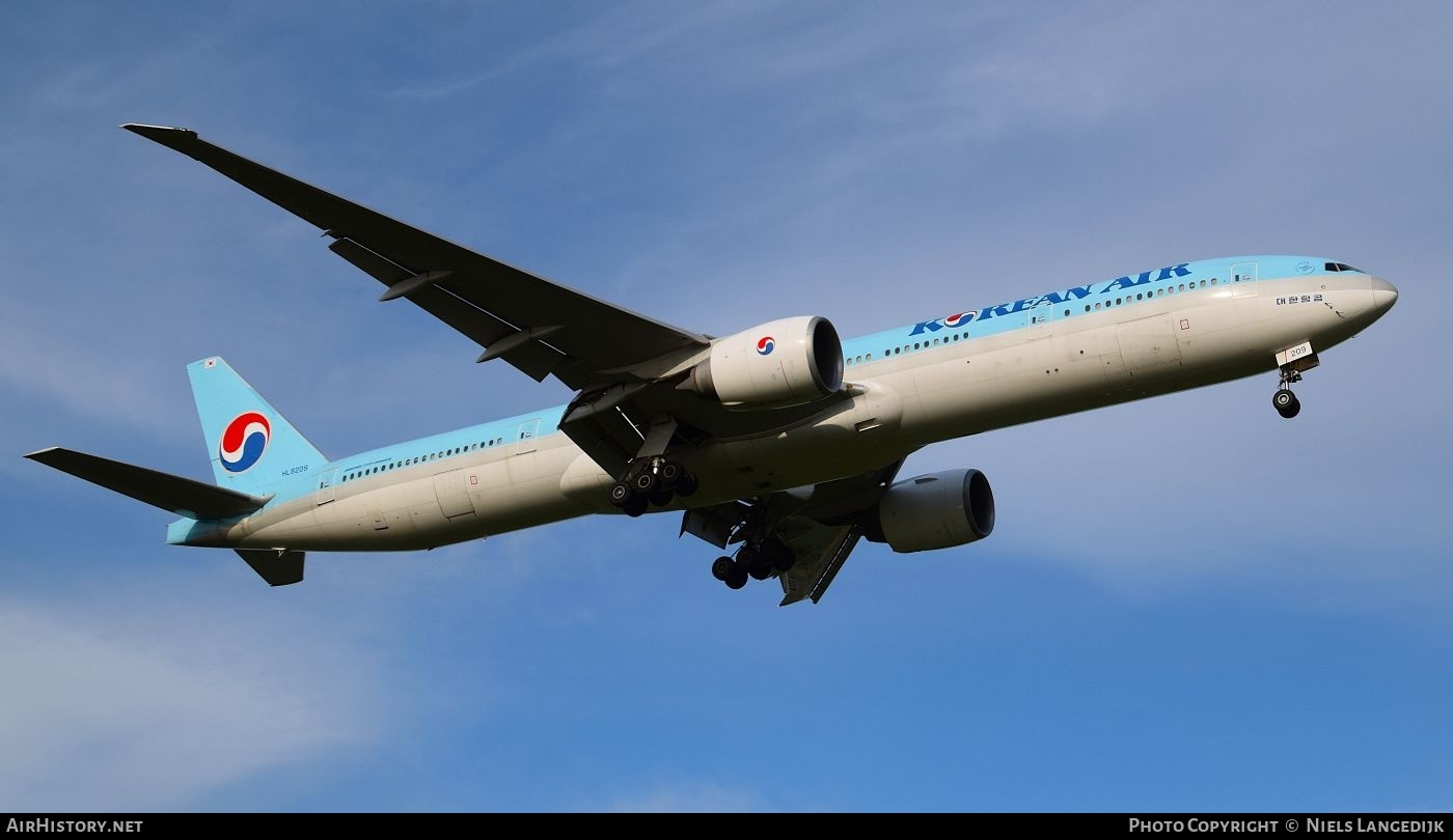 Aircraft Photo of HL8209 | Boeing 777-3B5/ER | Korean Air | AirHistory.net #777122