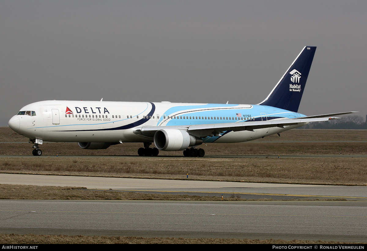 Aircraft Photo of N171DZ | Boeing 767-332/ER | Delta Air Lines | AirHistory.net #777181