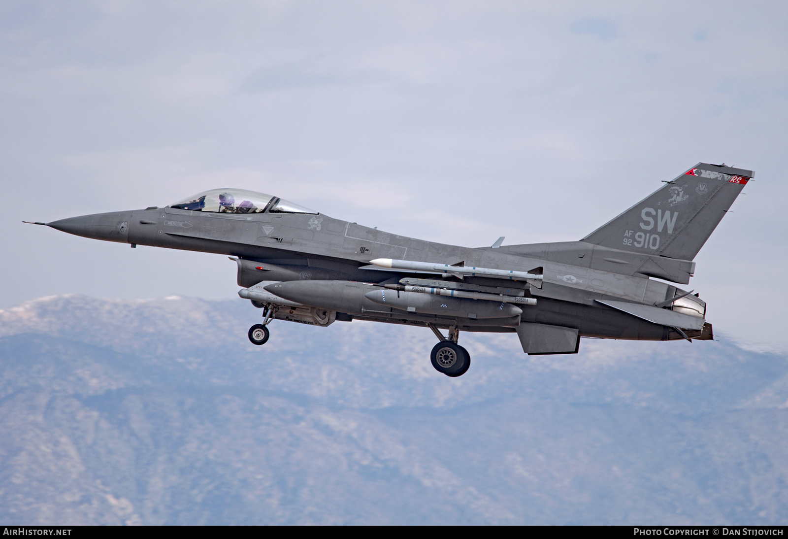 Aircraft Photo of 92-3910 / AF92-910 | Lockheed F-16CJ Fighting Falcon | USA - Air Force | AirHistory.net #777216