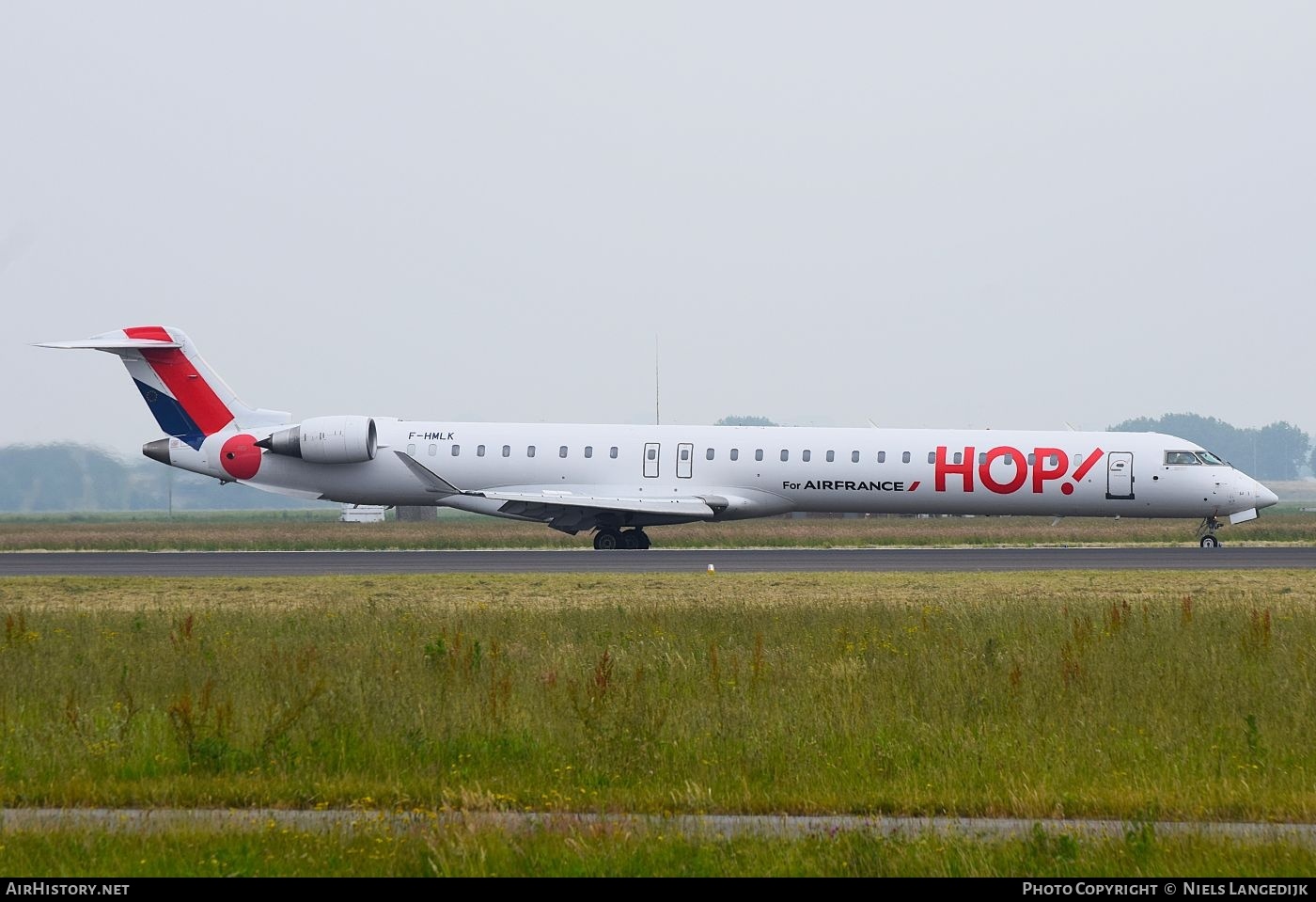 Aircraft Photo of F-HMLK | Bombardier CRJ-1000EL NG (CL-600-2E25) | Hop! | AirHistory.net #777265