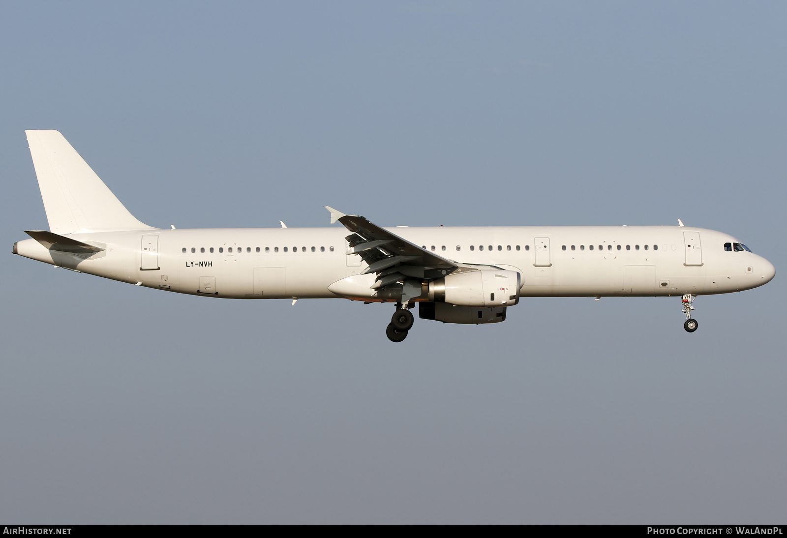 Aircraft Photo of LY-NVH | Airbus A321-231 | AirHistory.net #777320