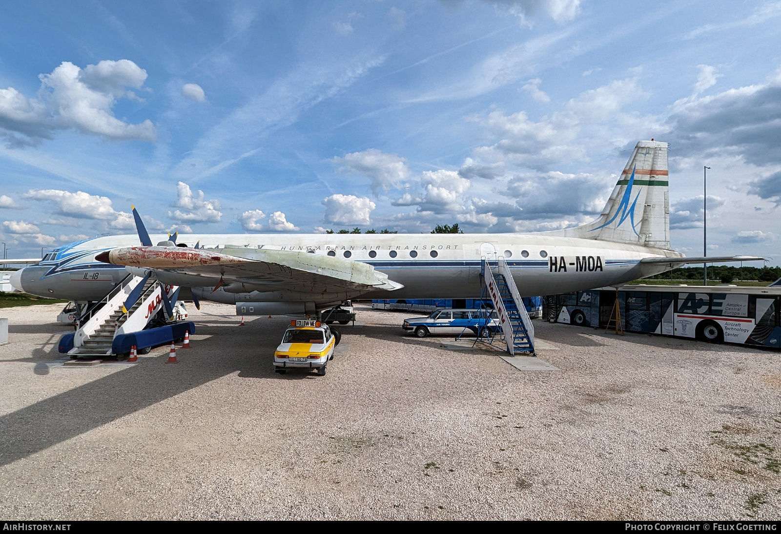 Aircraft Photo of HA-MOA | Ilyushin Il-18Gr | Malév - Hungarian Airlines | AirHistory.net #777374