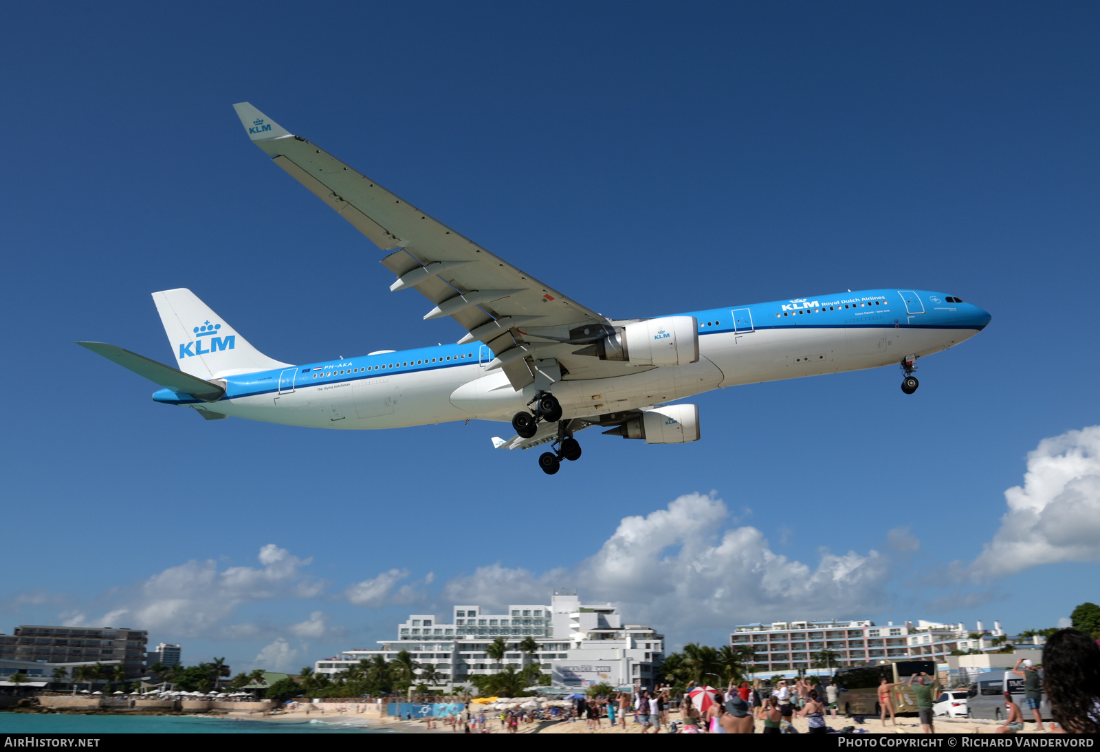 Aircraft Photo of PH-AKA | Airbus A330-303 | KLM - Royal Dutch Airlines | AirHistory.net #777390