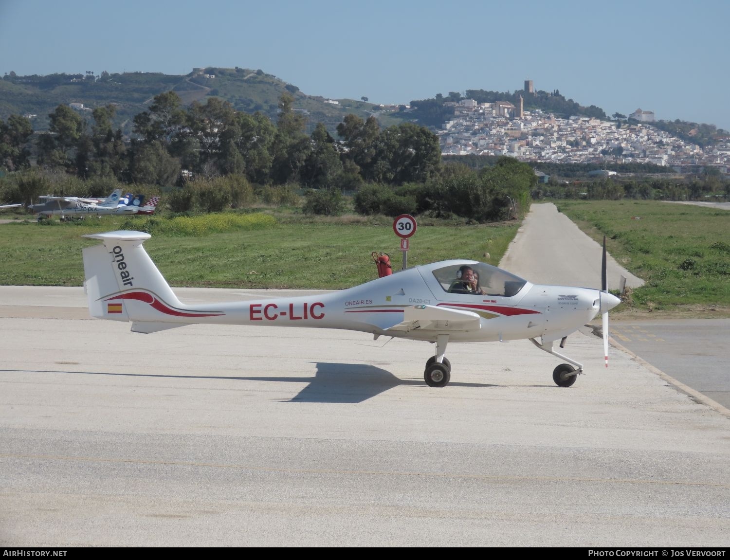 Aircraft Photo of EC-LIC | Diamond DA20C-1 Evolution | One Air | AirHistory.net #777419