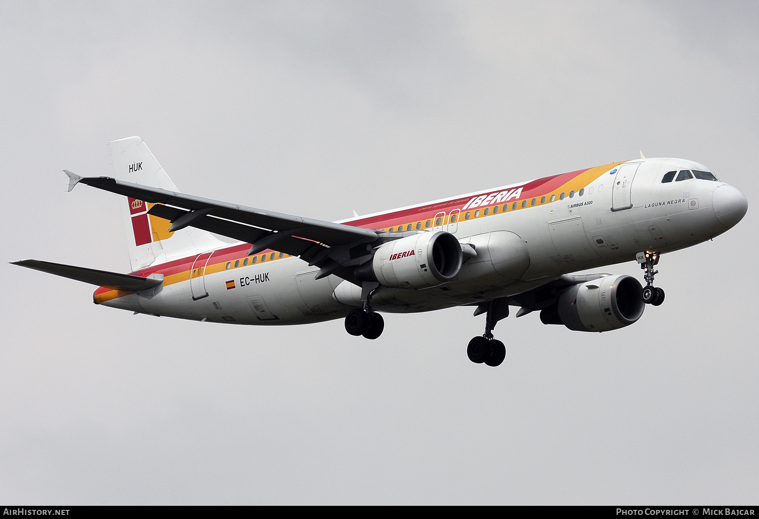 Aircraft Photo of EC-HUK | Airbus A320-214 | Iberia | AirHistory.net #777510