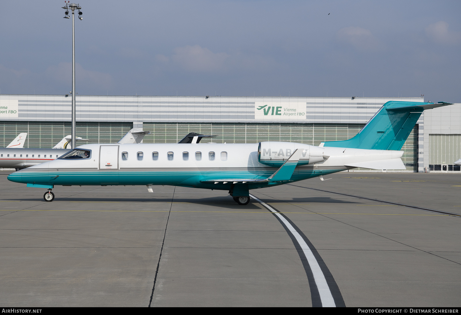 Aircraft Photo of M-ABGV | Learjet 45 | Ryanair | AirHistory.net #777539
