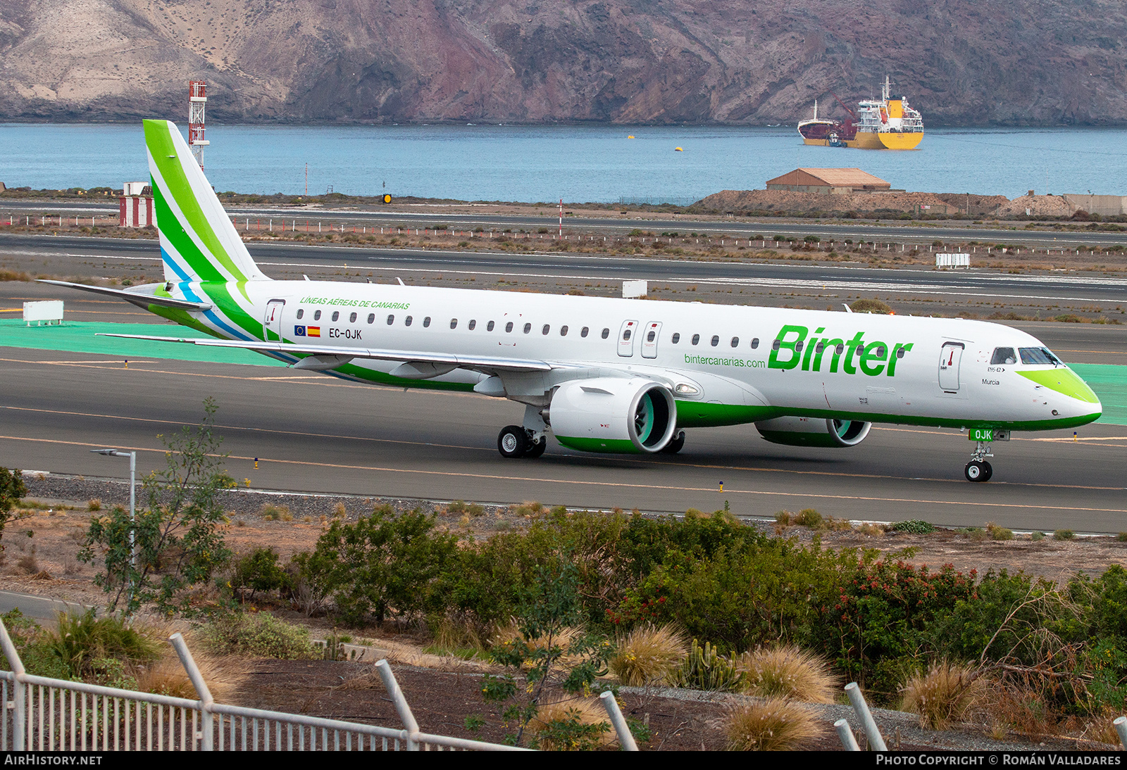 Aircraft Photo of EC-OJK | Embraer 195-E2 (ERJ-190-400) | Binter Canarias | AirHistory.net #777605