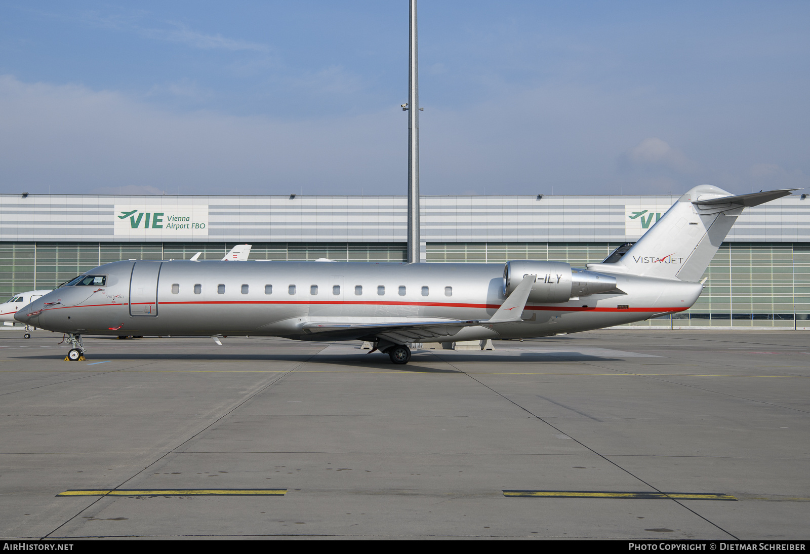 Aircraft Photo of 9H-ILY | Bombardier Challenger 850 (CRJ-200SE/CL-600-2B19) | VistaJet | AirHistory.net #777628