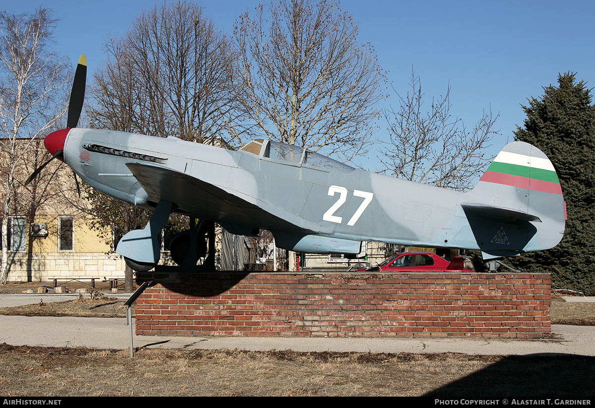 Aircraft Photo of 27 | Yakovlev Yak-9 | Bulgaria - Air Force | AirHistory.net #777638