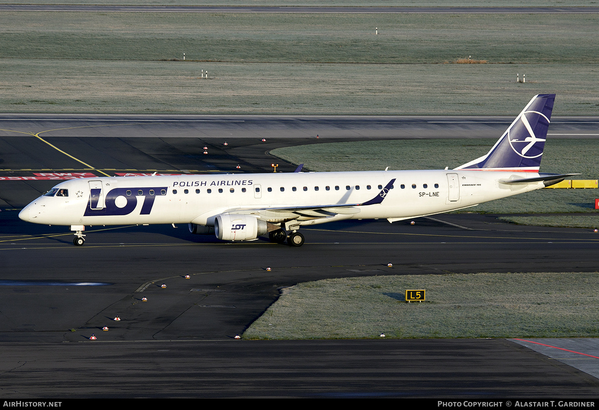 Aircraft Photo of SP-LNE | Embraer 195LR (ERJ-190-200LR) | LOT Polish Airlines - Polskie Linie Lotnicze | AirHistory.net #777918