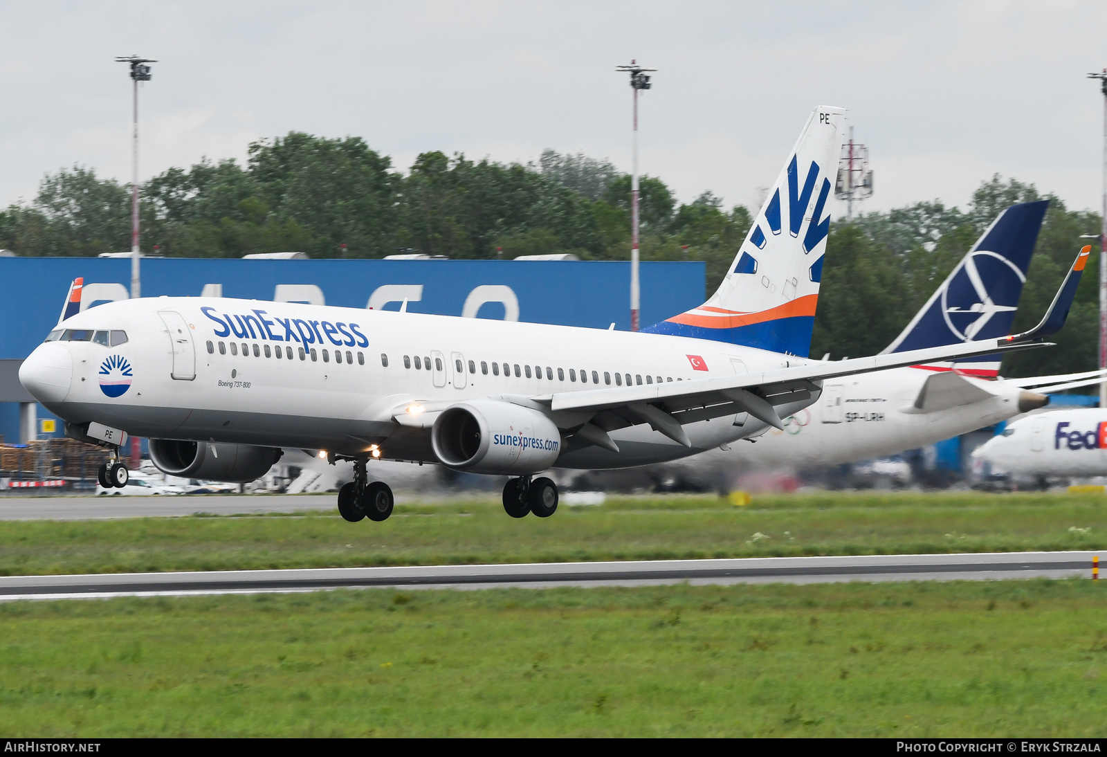 Aircraft Photo of TC-SPE | Boeing 737-8HC | SunExpress | AirHistory.net #777927