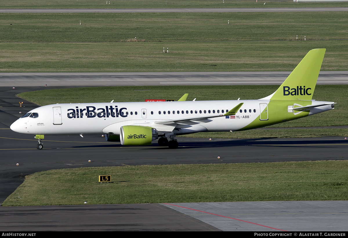 Aircraft Photo of YL-ABB | Airbus A220-371 (BD-500-1A11) | AirBaltic | AirHistory.net #777960