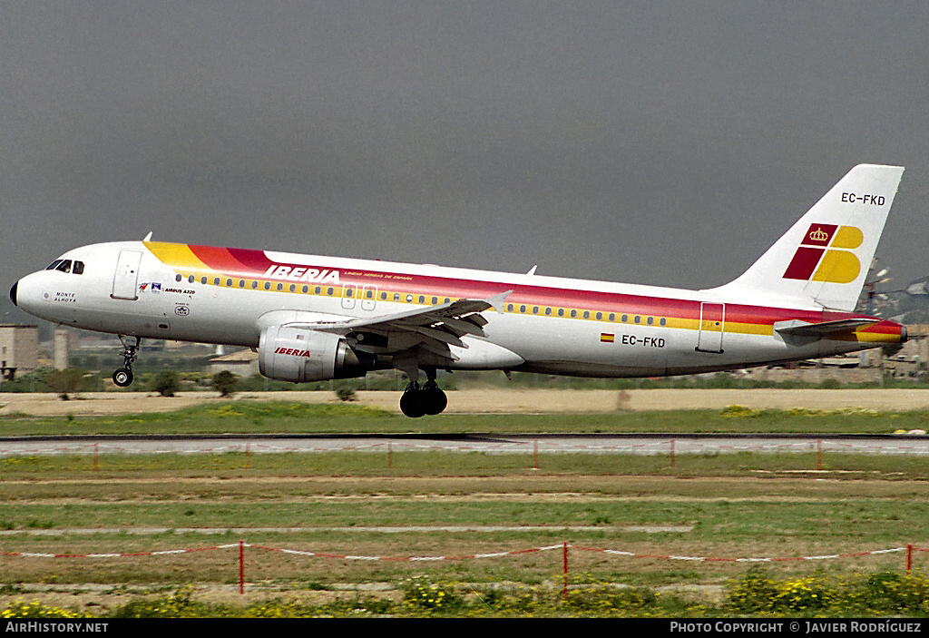 Aircraft Photo of EC-FKD | Airbus A320-211 | Iberia | AirHistory.net #777979