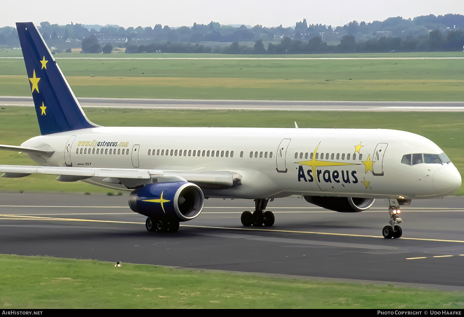 Aircraft Photo of G-OOOB | Boeing 757-28A | Astraeus Airlines | AirHistory.net #778098