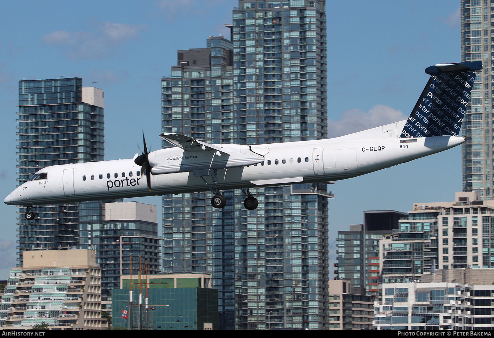 Aircraft Photo of C-GLQP | Bombardier DHC-8-402 Dash 8 | Porter Airlines | AirHistory.net #778473