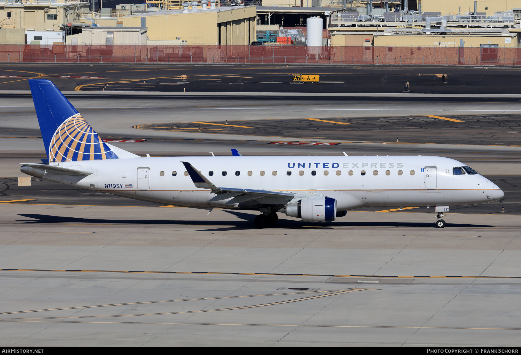 Aircraft Photo of N119SY | Embraer 175LR (ERJ-170-200LR) | United Express | AirHistory.net #778705