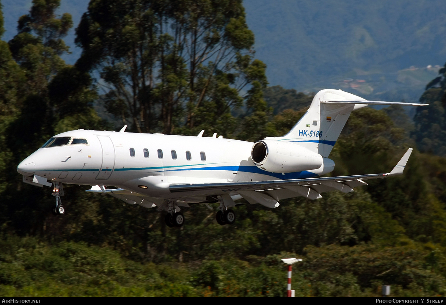 Aircraft Photo of HK-5186 | Bombardier Challenger 300 (BD-100-1A10) | AirHistory.net #778761