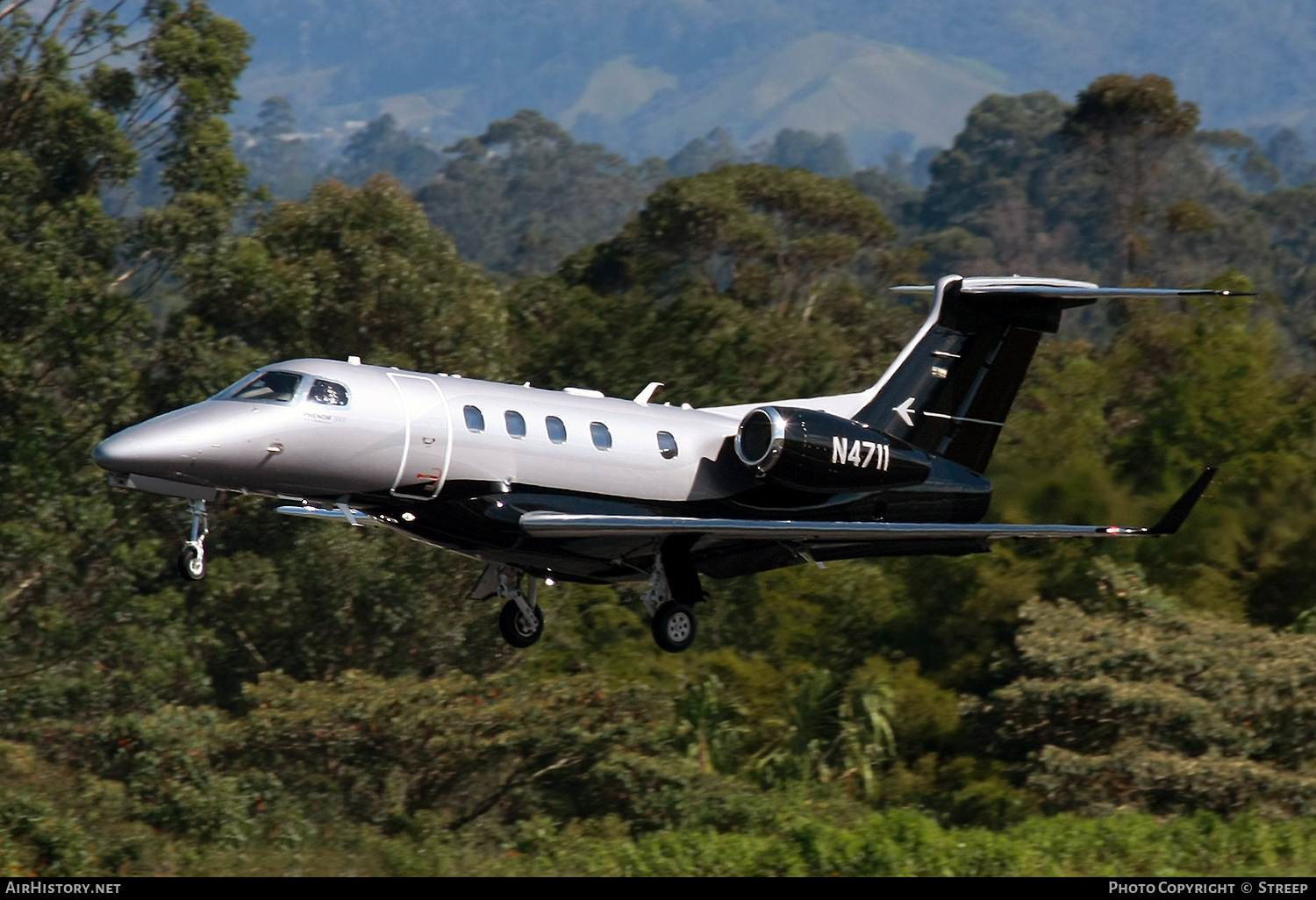 Aircraft Photo of N4711 | Embraer EMB-505 Phenom 300 | AirHistory.net #778776