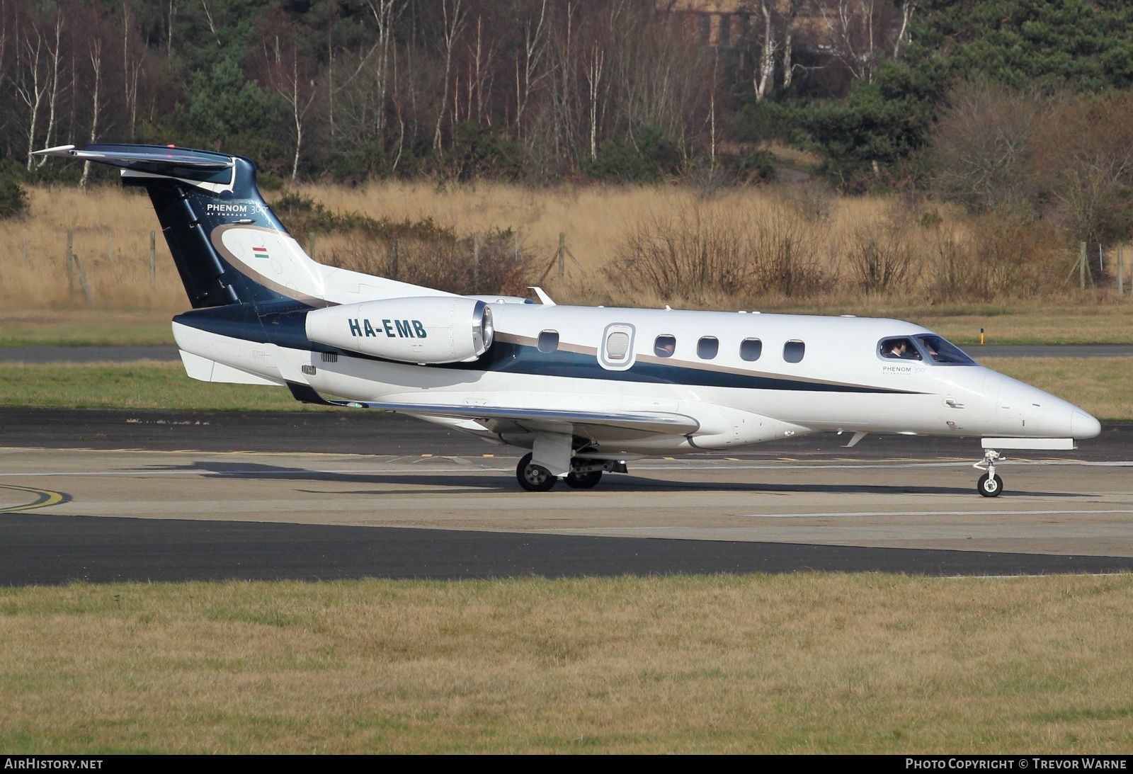 Aircraft Photo of HA-EMB | Embraer EMB-505 Phenom 300 | AirHistory.net #778864