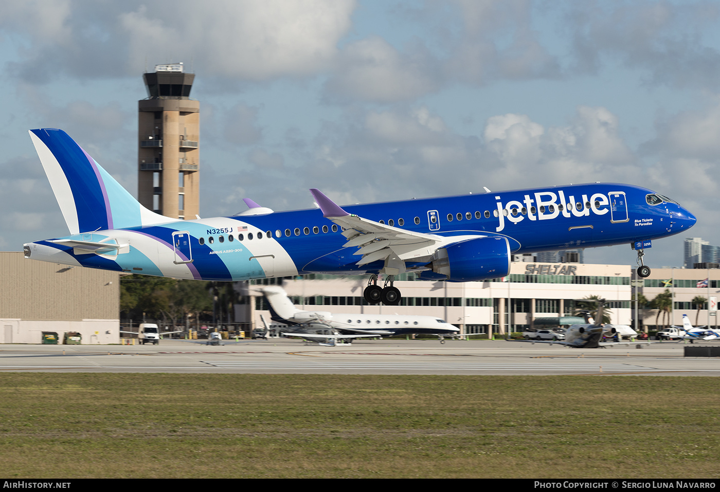 Aircraft Photo of N3255J | Airbus A220-371 (BD-500-1A11) | JetBlue Airways | AirHistory.net #779023