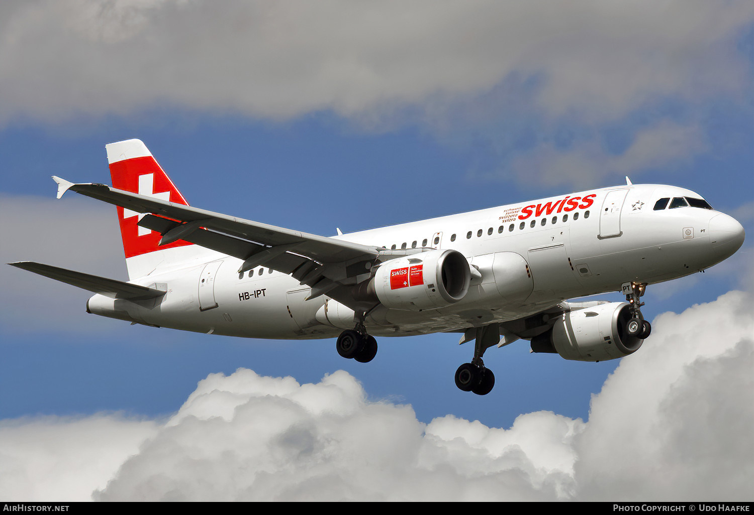 Aircraft Photo of HB-IPT | Airbus A319-112 | Swiss International Air Lines | AirHistory.net #779081