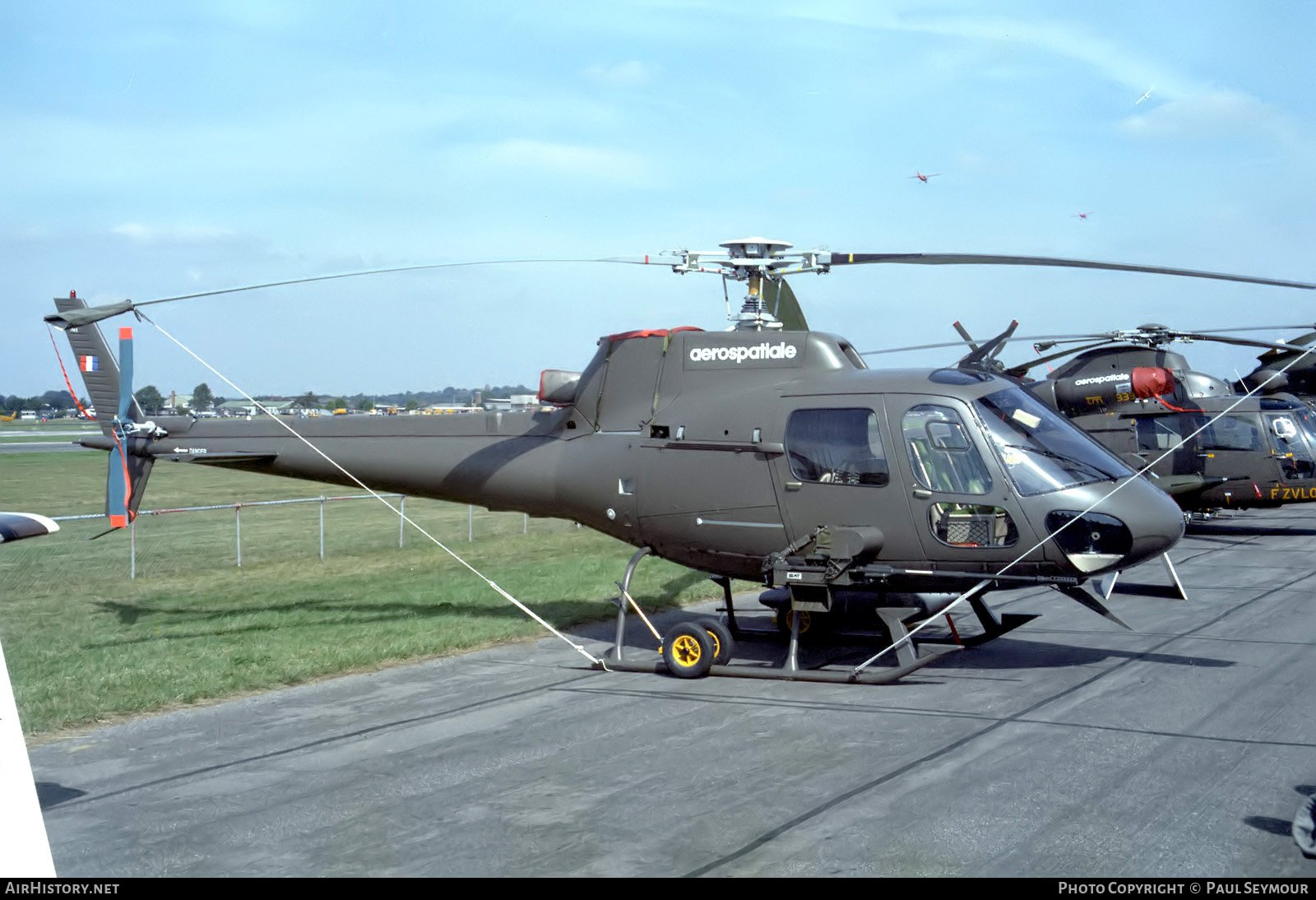 Aircraft Photo of 1945 | Aerospatiale AS-350L-1 Ecureuil | France - Army | AirHistory.net #779162