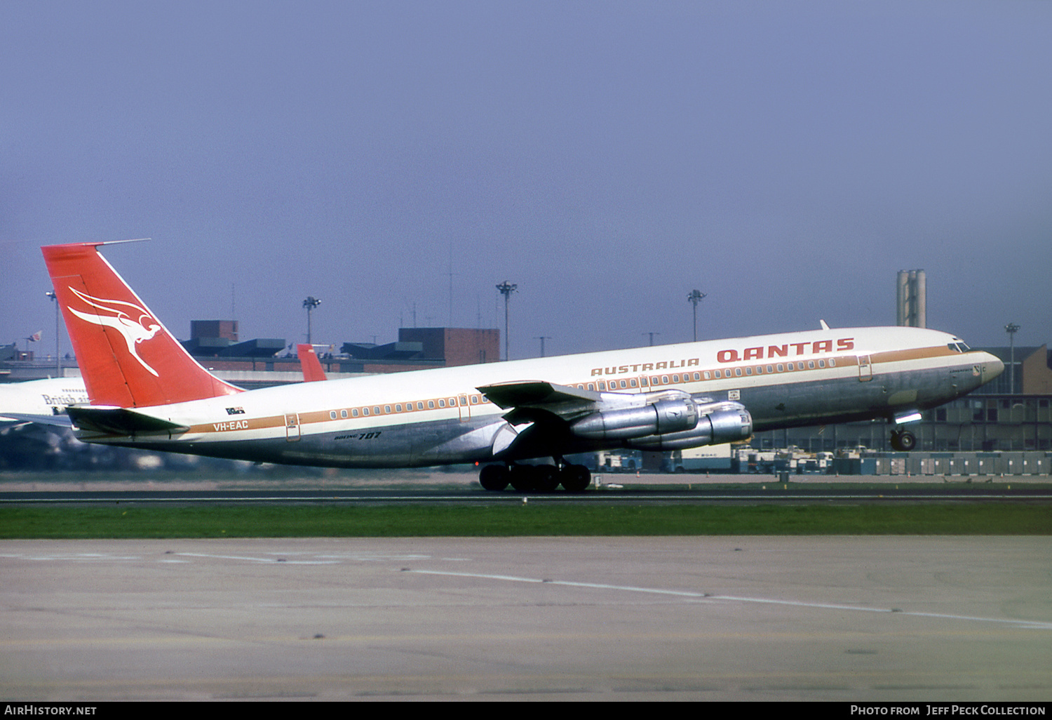 Aircraft Photo of VH-EAC | Boeing 707-338C | Qantas | AirHistory.net #779336