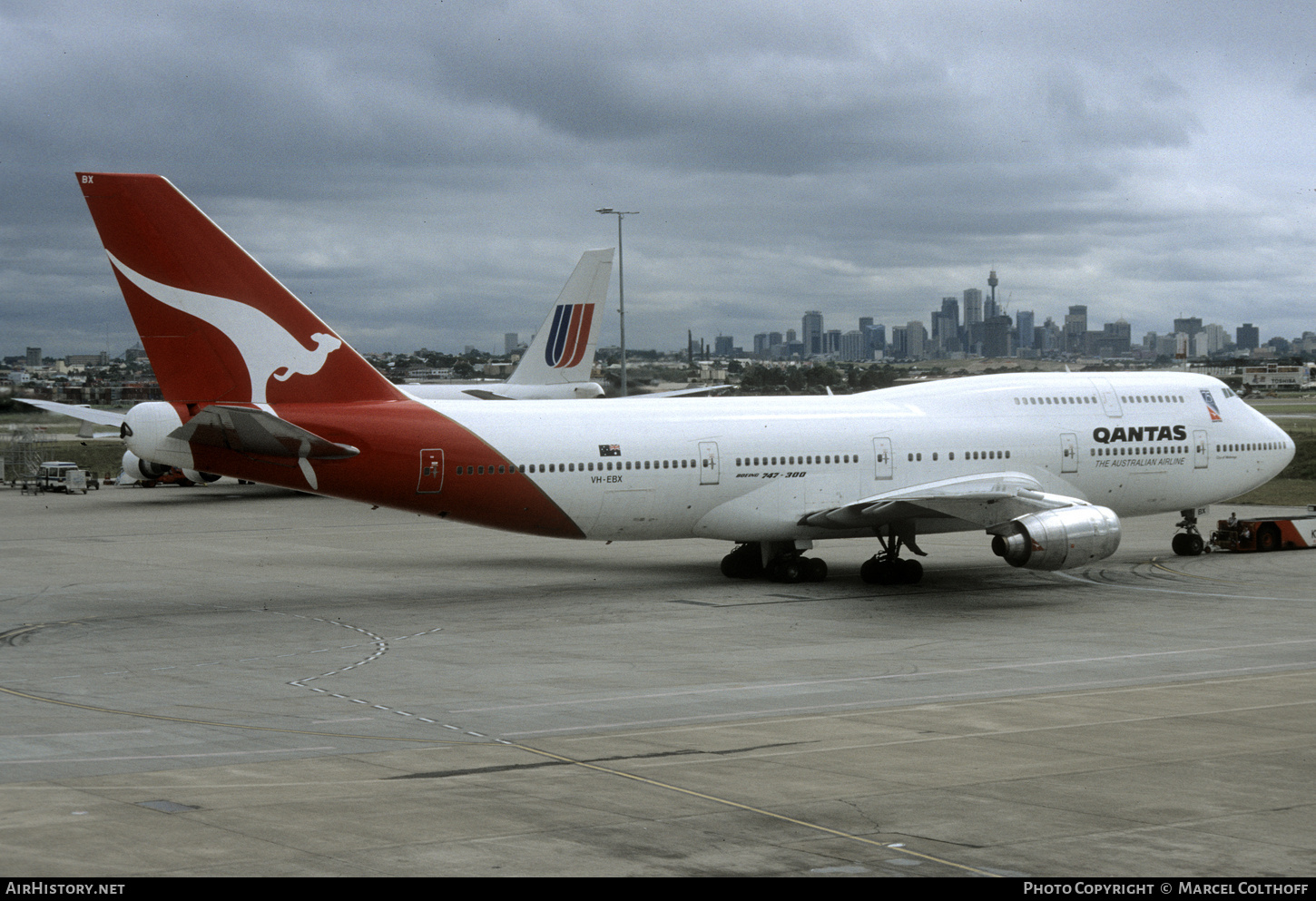 Aircraft Photo of VH-EBX | Boeing 747-338 | Qantas | AirHistory.net #779347