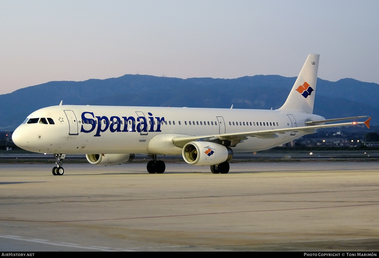 Aircraft Photo of EC-IJU | Airbus A321-231 | Spanair | AirHistory.net #779431