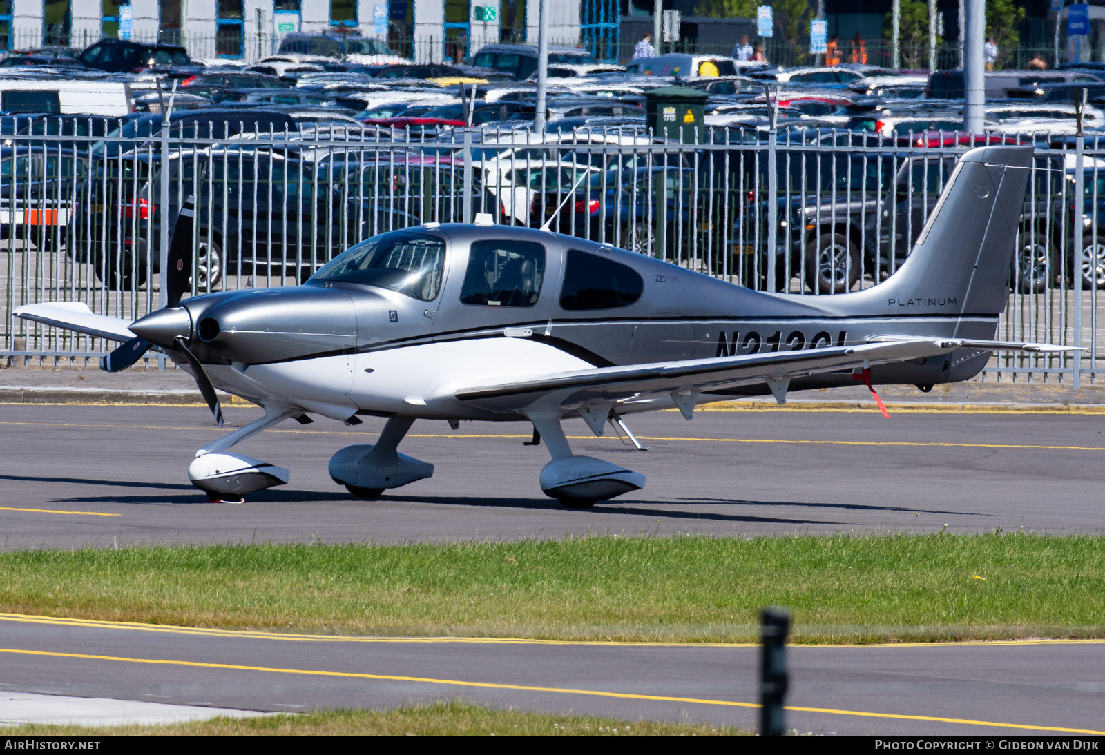 Aircraft Photo of N213CL | Cirrus SR-22T G5-GTS Platinum | AirHistory.net #779440