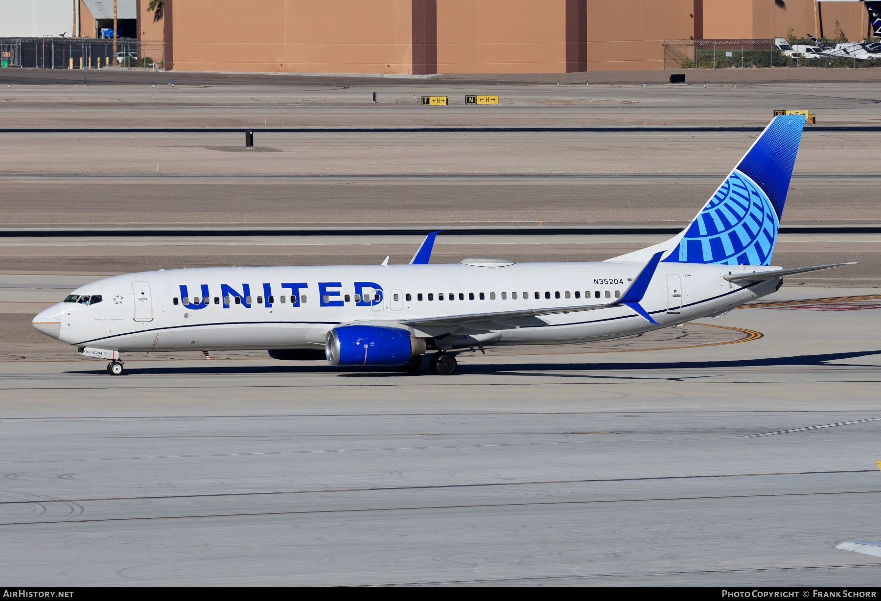 Aircraft Photo of N35204 | Boeing 737-824 | United Airlines | AirHistory.net #779482