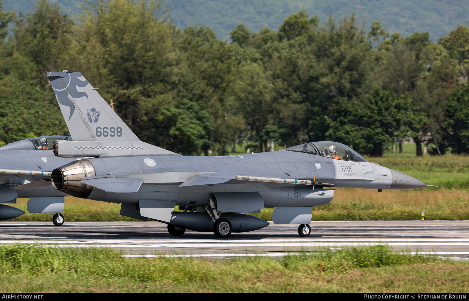 Aircraft Photo of 6698 | General Dynamics F-16A Fighting Falcon | Taiwan - Air Force | AirHistory.net #779611