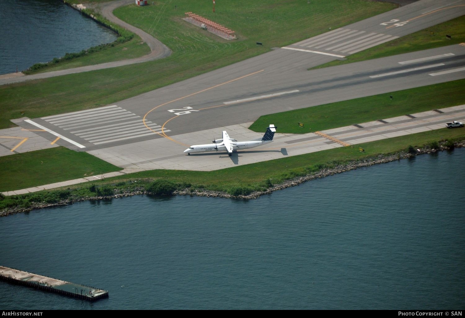 Airport photo of Toronto - Billy Bishop City (CYTZ / YTZ) in Ontario, Canada | AirHistory.net #779802