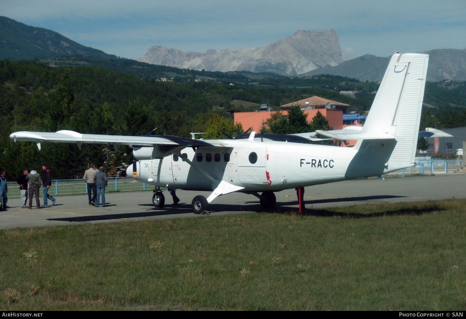 Aircraft Photo of 292 | De Havilland Canada DHC-6-300 Twin Otter | France - Air Force | AirHistory.net #780008