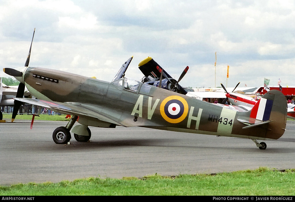 Aircraft Photo of G-ASJV / MH434 | Supermarine 361 Spitfire LF9B | UK - Air Force | AirHistory.net #780066