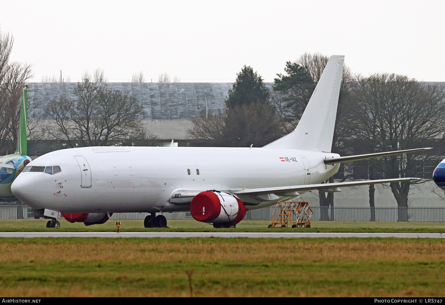 Aircraft Photo of OE-IAZ | Boeing 737-4Q8(SF) | AirHistory.net #780231